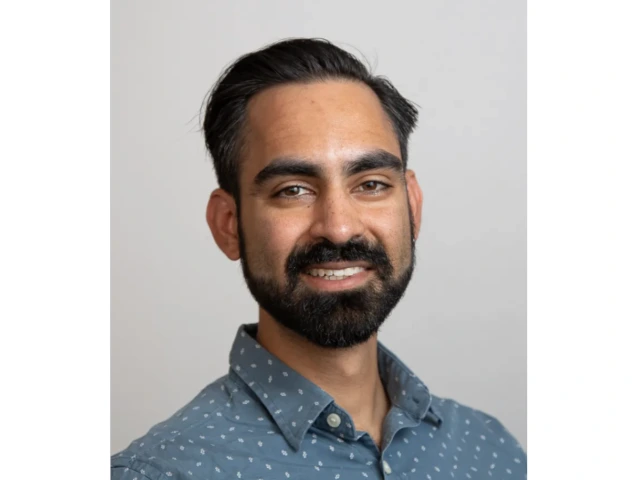 Navin Headshot with Border