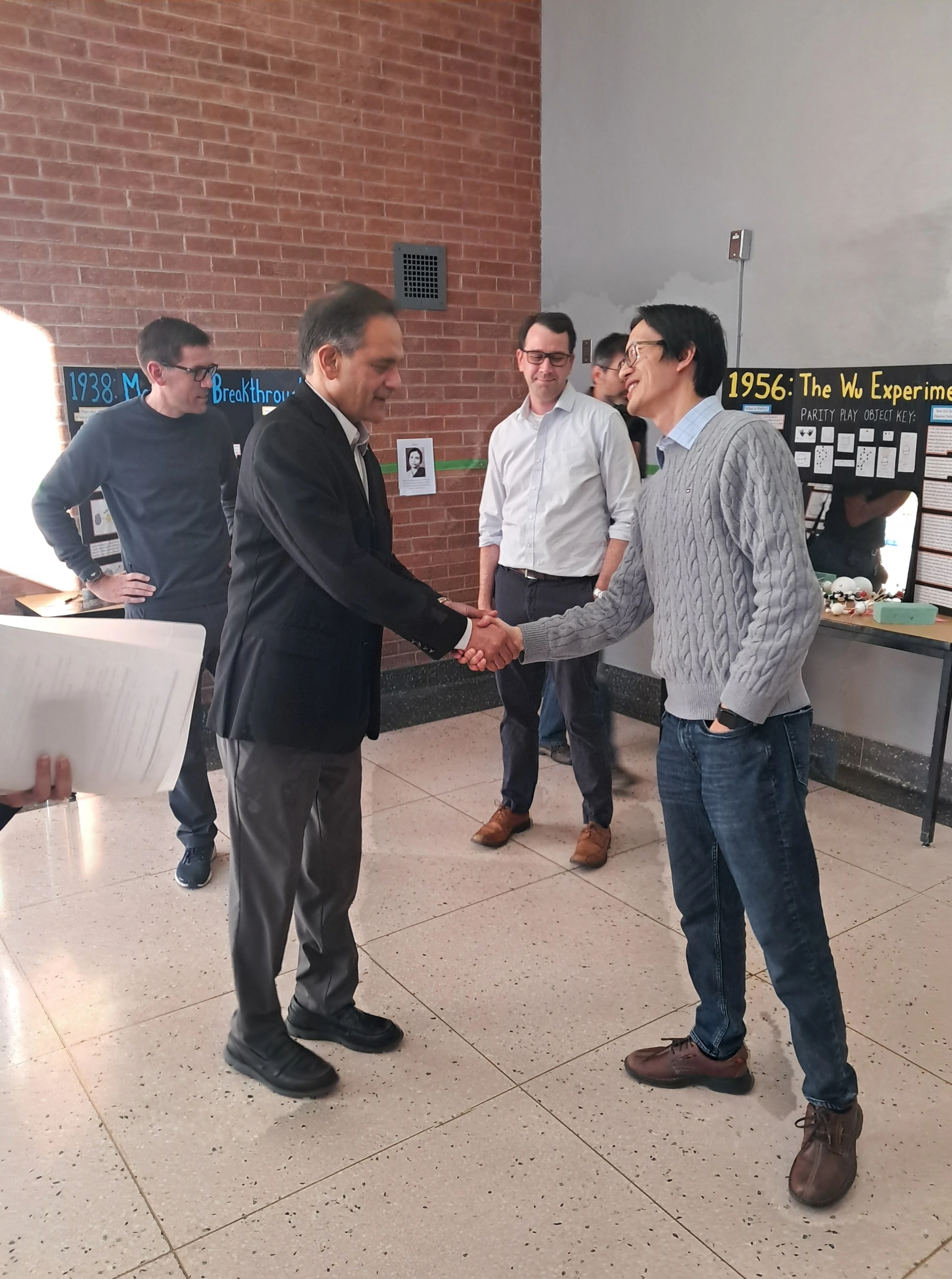 Handshake Wang and President